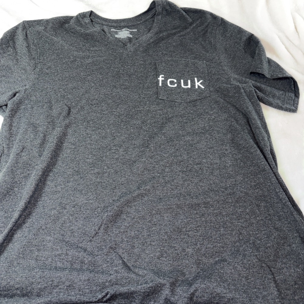 French Connection United Kingdom FCUK Charcoal Gray V Neck Large T Shirt Y2K EUC
